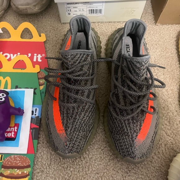 YEEZY SIZE 11.5-13 MENS DON’T BUY NOT $100 - Picture 3 of 8